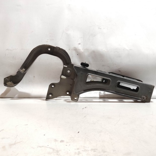 204647 Alfa Romeo 147 2000-2010 jobb első sárvédőtartó 46540822
