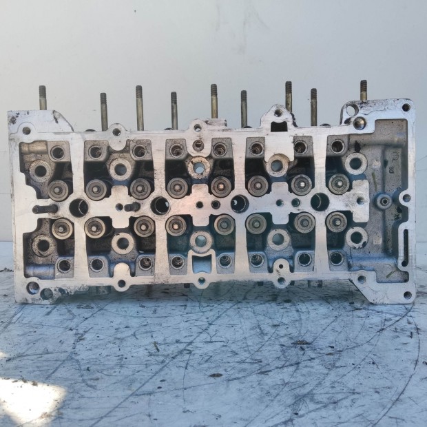 204669 Alfa Romeo 1,9 16v Diesel hengerfej 6 mm es szelepszárral