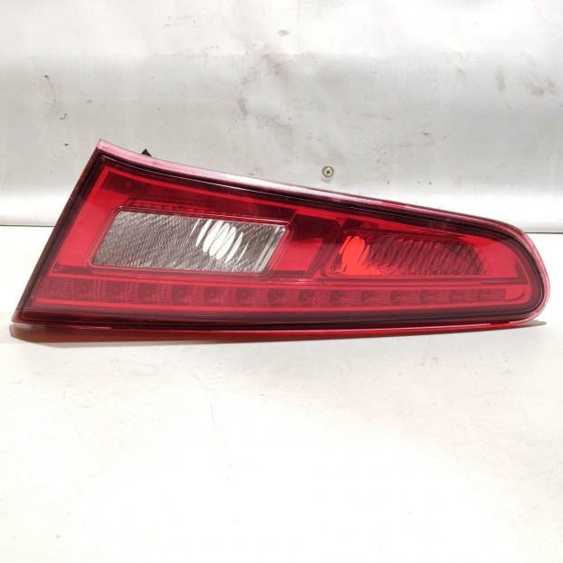 205134 Alfa Romeo Giulietta 2010-2020 jobb hátsó belső lámpa, izzó