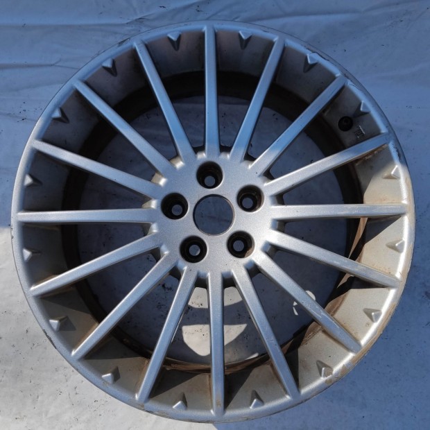 205218 Alfa Romeo 156, 147, Gt 17"-os alufelni (1db) a képen látható