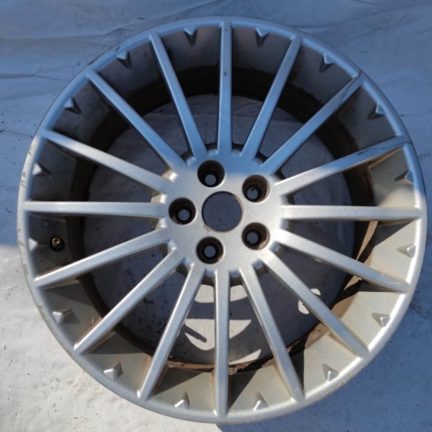205220 Alfa Romeo 156, 147, Gt 17"-os alufelni (1db) a képen látható