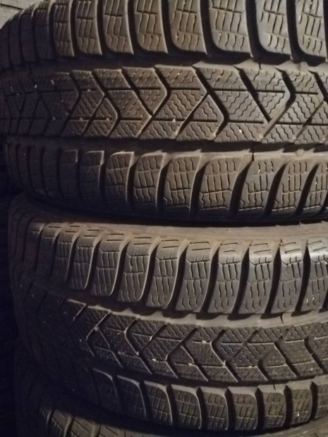 205/40R17 Pirelli Sottozero tli garnitra.