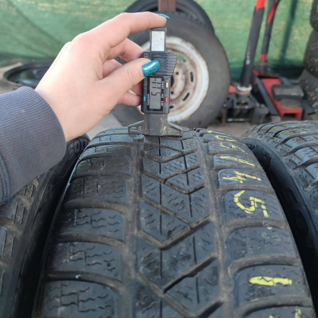 205/45 R17 Pirelli Defekttűrő téli gumi 30000ft a 4db/62/