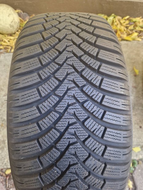 205/50 R16 tli gumi Falken