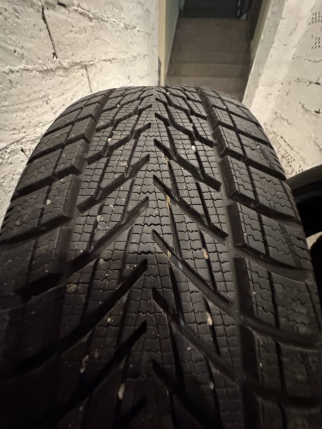205/50/r17 Good Year tli gumi