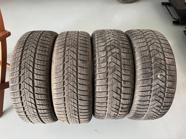 205/50 r17 Pirelli Sottozero3 téligumi szett!