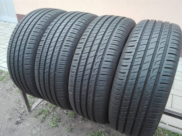 205/55R16 Barum nyári gumi garnitúra 205/55 r16