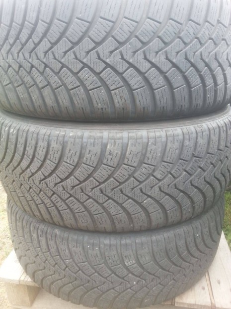 205/55R16 Falken tli gumi