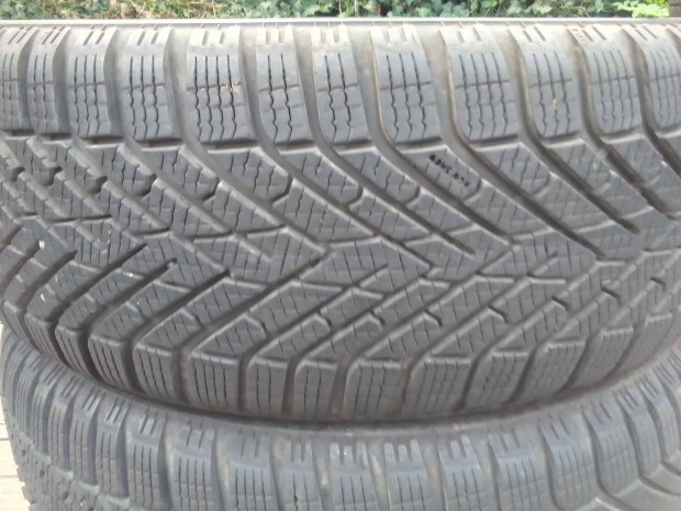 205/55R16 Pirelli Cinturato winter2 újszerű téli gumi 2 db