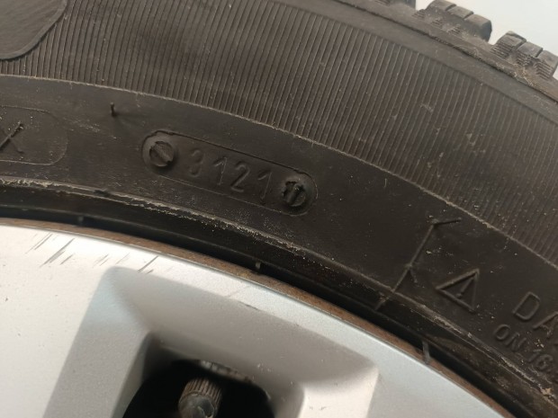 205/55R16 Téligumi Újszerű állapotban