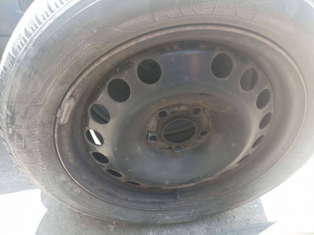 205/55R16 gumik 5x110 felnire szerelve