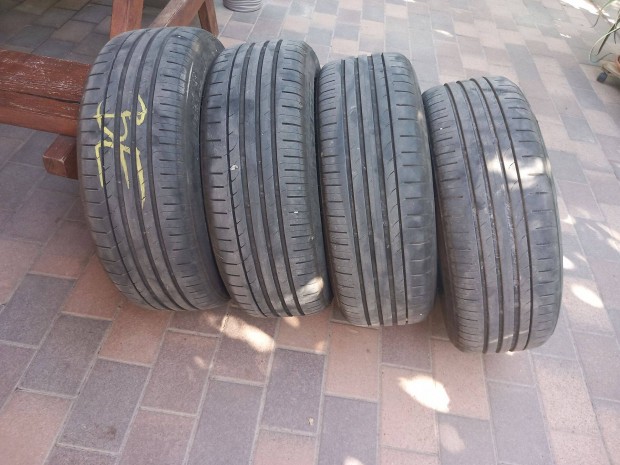 205/55R16 nyárigumi Ford felnire szerelve