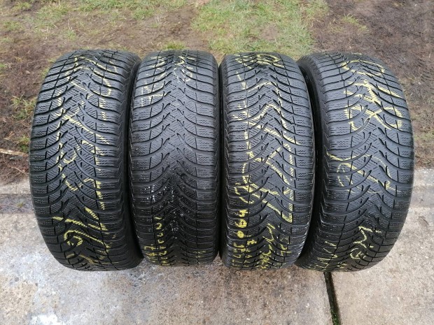 205/55R16-os Tligumi 