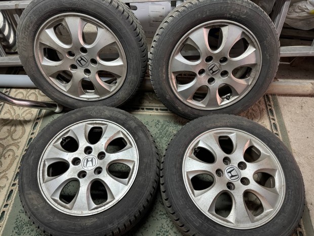 205/55R16 tligumi szett Honda felnin