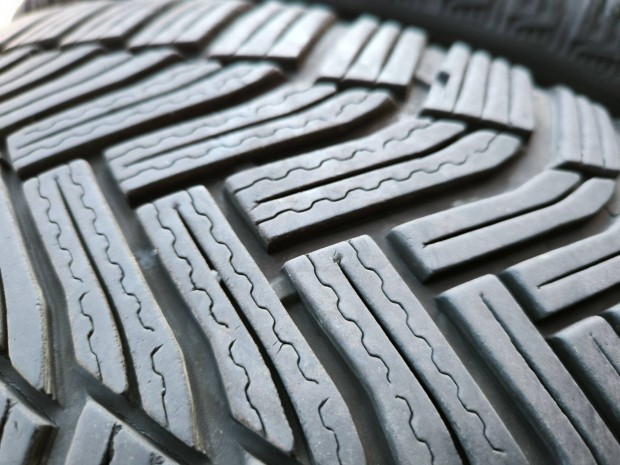 205/55R17 2022 Michelin nyrigumik eladk