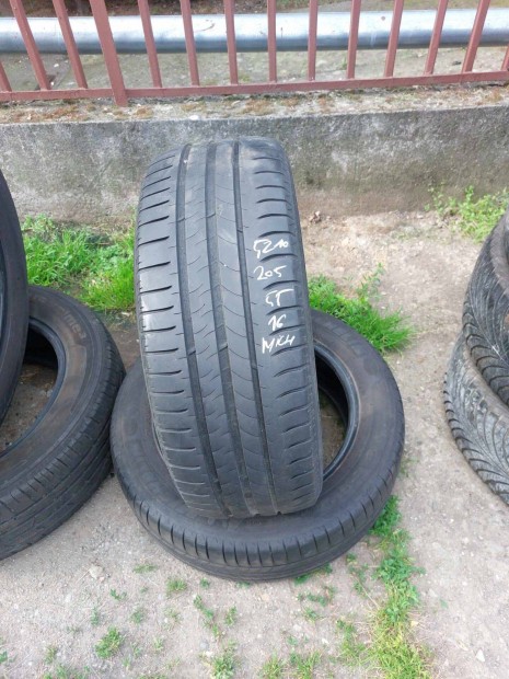 205 55 16 Michelin Nyári Minta árok repedt de használható