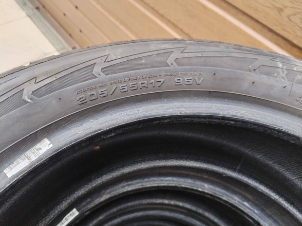 205 55 17 goodyear 205/55 R 17 téli gumi garnitura 7 mm