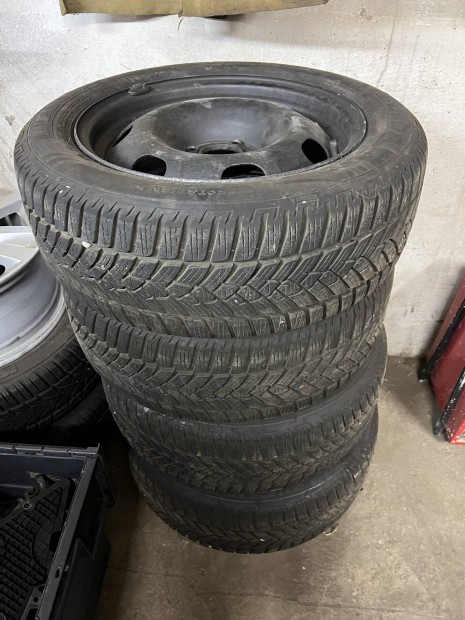 205/55 R16 80-90% tli garnitra