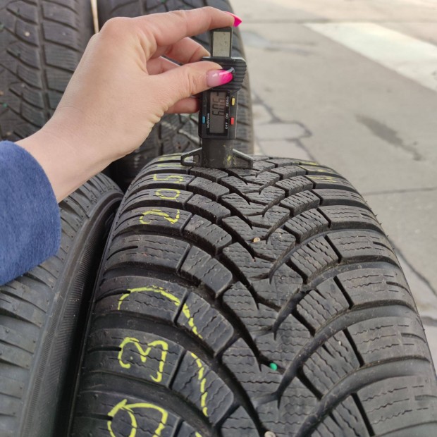 205/55 R16 Falken téli gumi 23000ft a 2db /93/