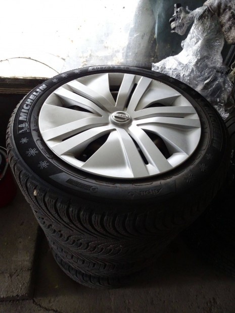 205/55 R16 Nissan 5x114,3 kerkékgarnitúra
