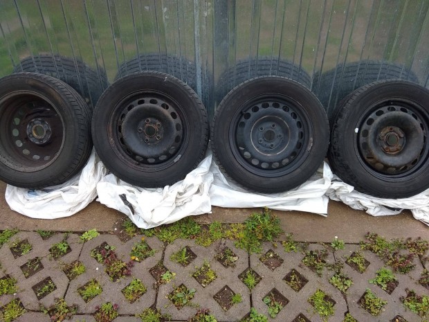 205/55 R16 Ny�ri szett 6mm 5x112 ET42 B6 Passat