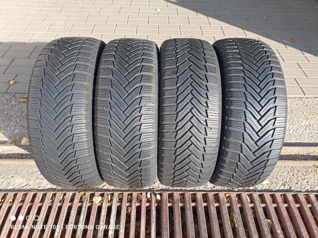 205/55 R16" Michelin használt téli garnitúra (1)