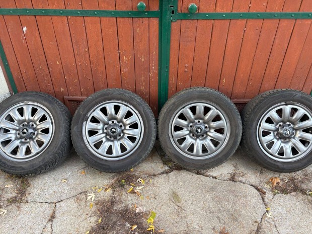 205/55 R16 hybrid felni Hankook téligumival DOT 2022