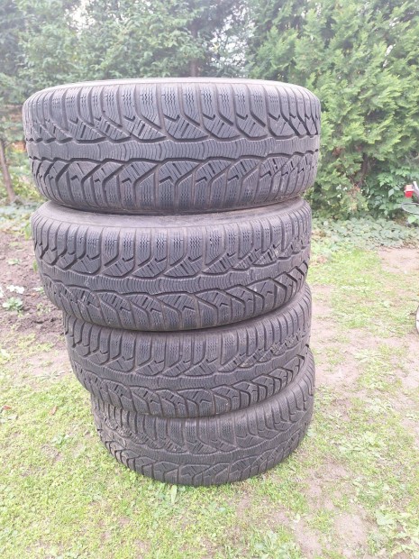 205 55 R16 téli gumi Ford felnin