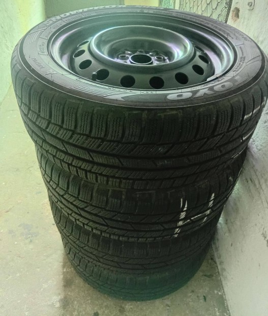 205/55/R16 t�li gumi lemezfelnivel egy�tt elad�!