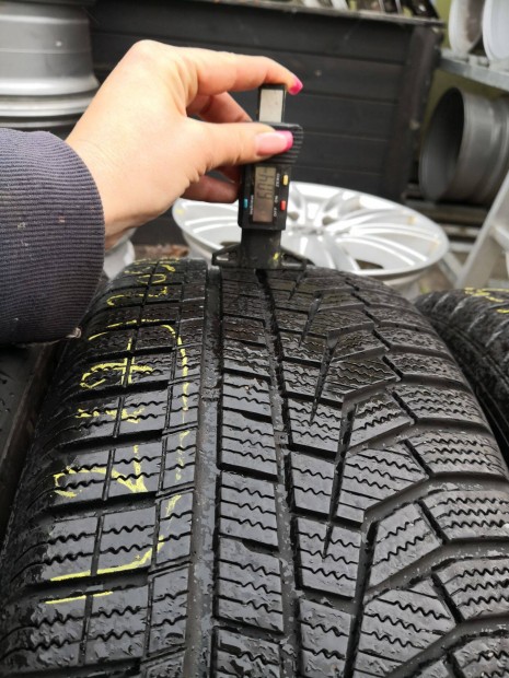 205/55 R17 Hankook téli gumi 50000ft a 4db /217/