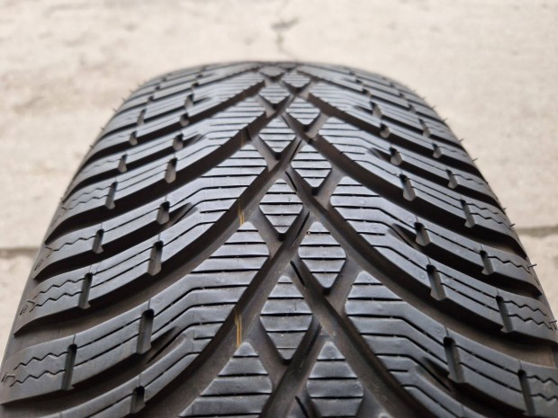 205/55 R 16 Bf Goodrich Téli Gumi Újszerű 1 Darab 205 55 16