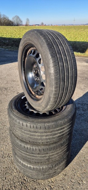 205/55 R 16-os Hankook nyrigumikkal lemezfelnin