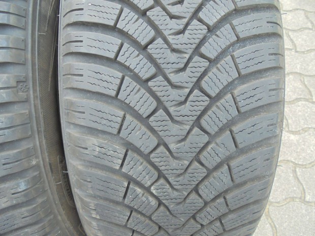 205/55 R 17-es Falken kevest futott tli gumi elad