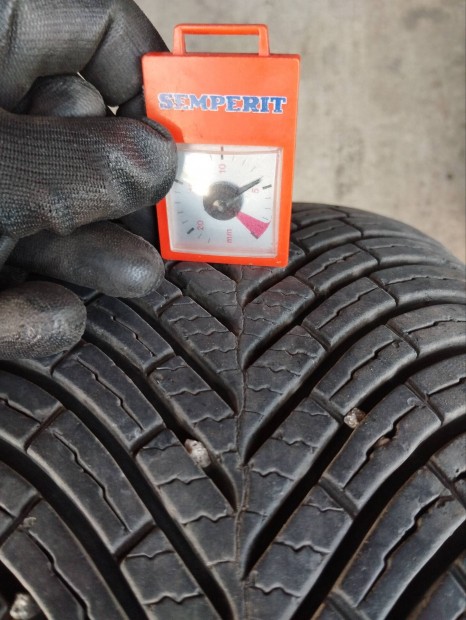 205/55 r16 Nyari gumi Vredestein Néme Iitországból 6 mm-es.