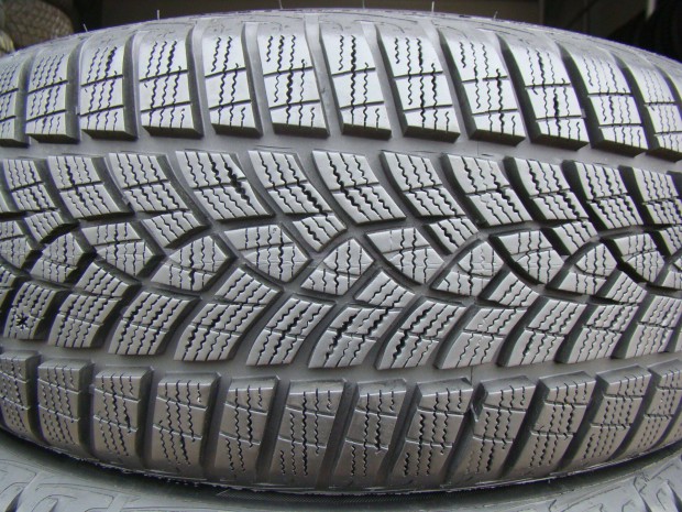 205/55 r17 Goodyear tli gumi 205/55r17