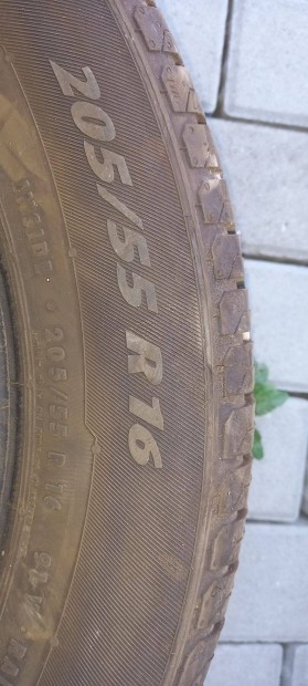 205/55r16 nyri gumi elad