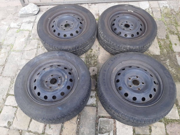 205/60R15 nyárigumik