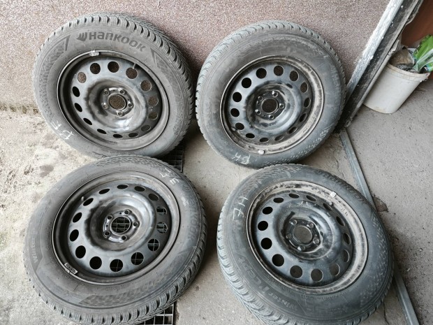 205/60R16 Hankook téligumiszett lemezfelnin