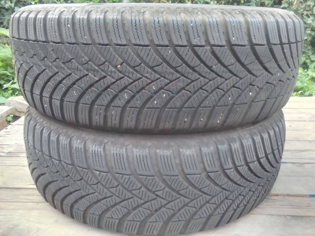 205/60R16 Semperit Speed-grip5 XL újszerű 2 db téli gumi