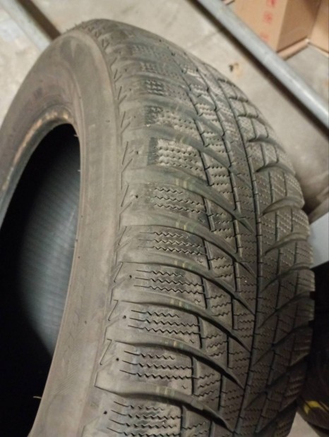 205/60R16 Tli gumi Bridgestone