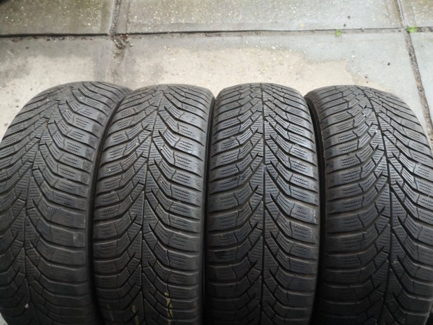 205/60R16-os Kumho tli gumi