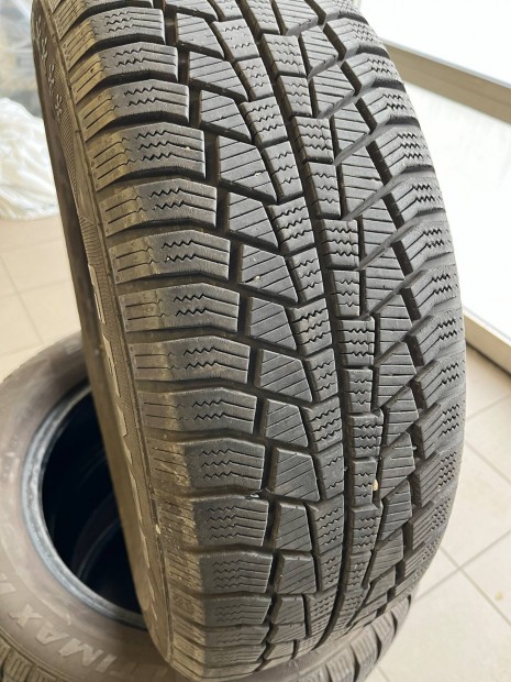 205/60R16 tligumi+205/60R16 nyri gumi