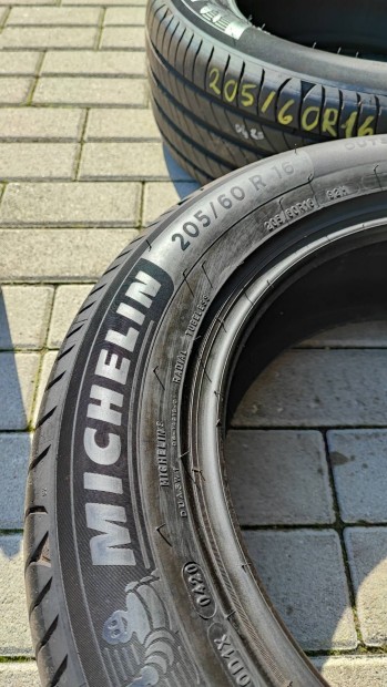 205/60 R16 Michelin Nyrigumi j