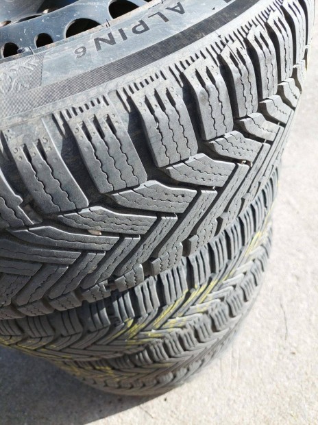 205/60 R16-es Michelin Alpin 6-os 4 db téli gumi acél felnin, tpms