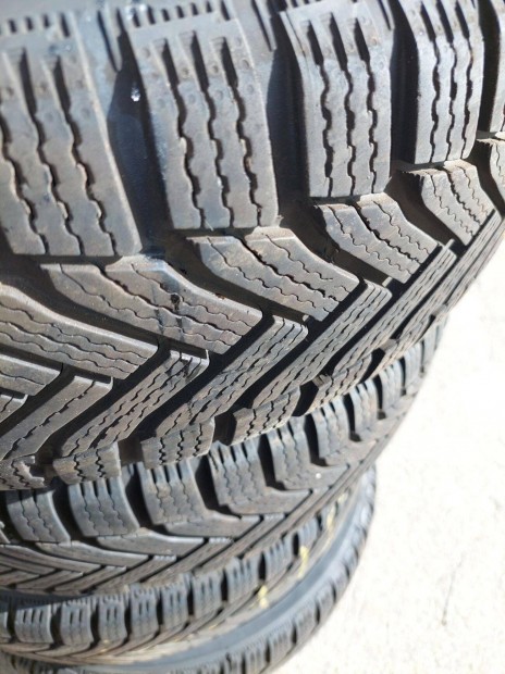 205/60 R16-es Michelin Alpin 6-os 4 db téli gumi acél felnin, tpms