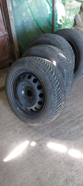 205/60 R16 felnire szerelt tli gumi