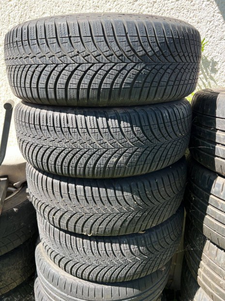 205/60 R16 good year 4db négyévszakos gumi