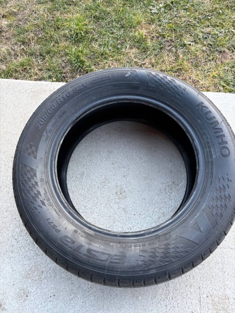 205/60 R16 ny�ri gumi
