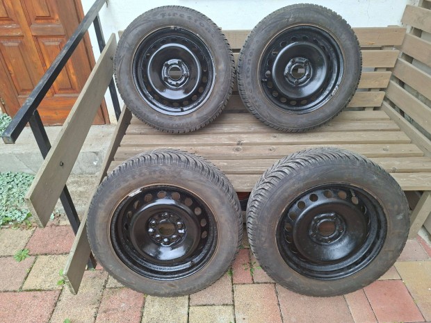 205/60/R16-os Firestone téli gumi acélfelnivel eladó