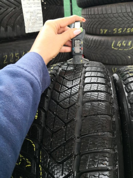 205/60 R17 Pirelli tli gumi 55000ft a 4db/449/